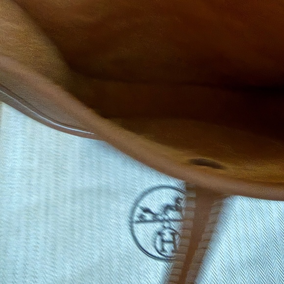 New Hermes Taurillon Clemence Amazone Evelyne TPM 16 Gold w/White Stich/PHW - Picture 5 of 10